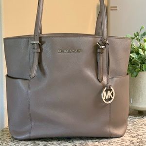 ✨SOLD✨Michael Kors Tote